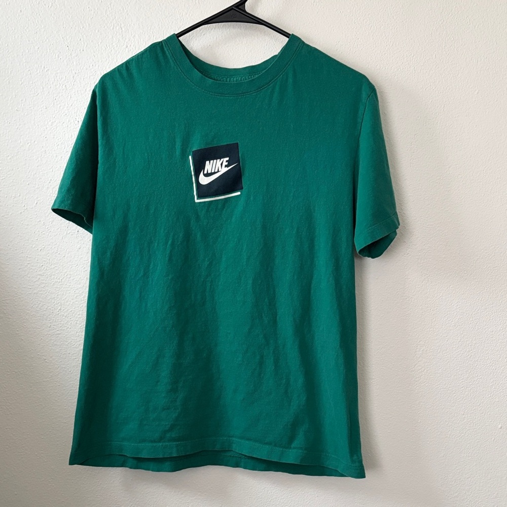 Nike Men's Green Tee